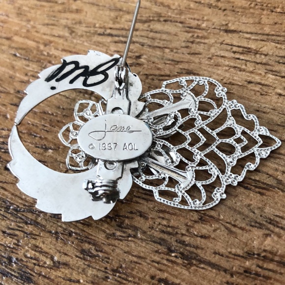 Vintage Angel Brooch - Picture 2 of 2